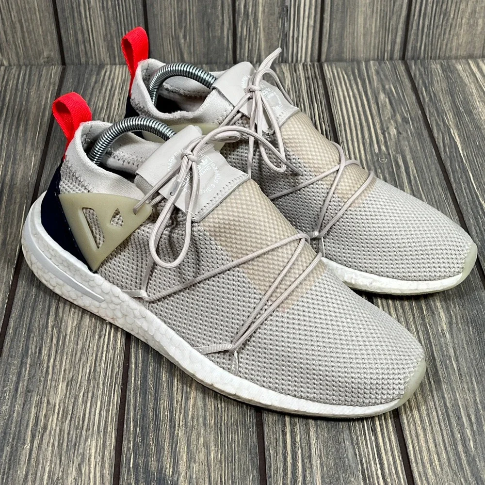 Adidas Boost Sneaker Men 9.5 Grey Running Shoes D63413 Athleisure Gym Exercise